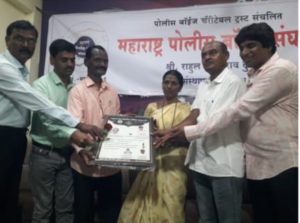 पोलीस बॉईज संघटनेकडून पत्रकार मुरलीधर कांबळे यांचा स्नेहपूर्ण सत्कार